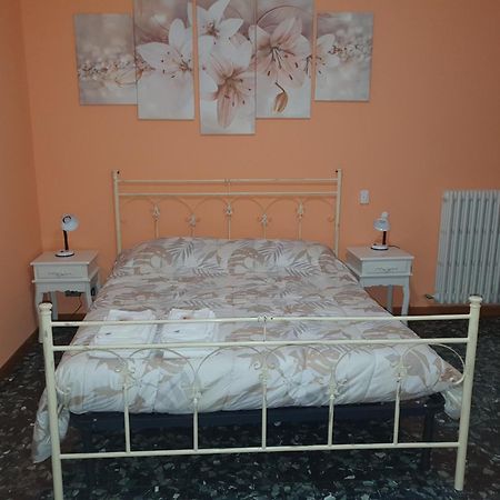 Andrea Affittacamere E B&B Solignano Nuovo Exterior foto