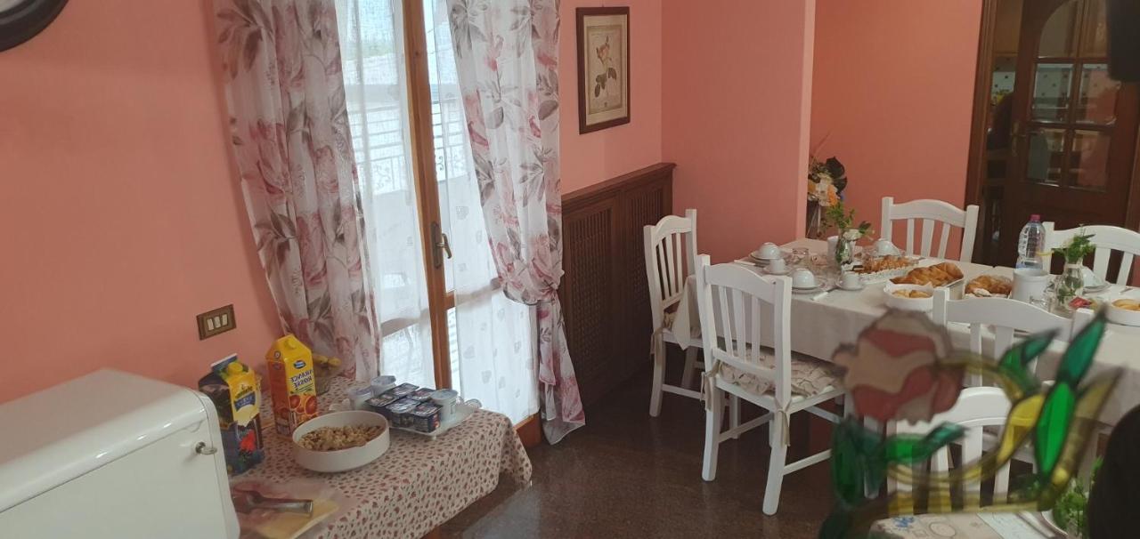 Andrea Affittacamere E B&B Solignano Nuovo Exterior foto